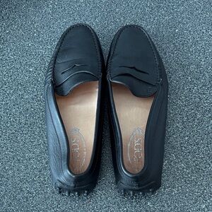 Tod's Black Leather Women's Moccasins